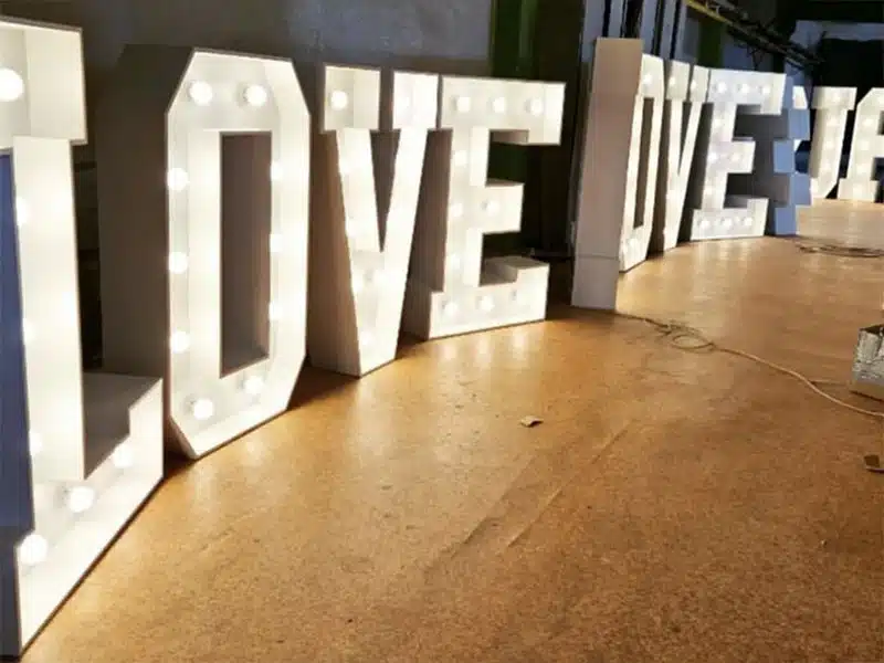 Lettres lumineuses LOVE Instantled